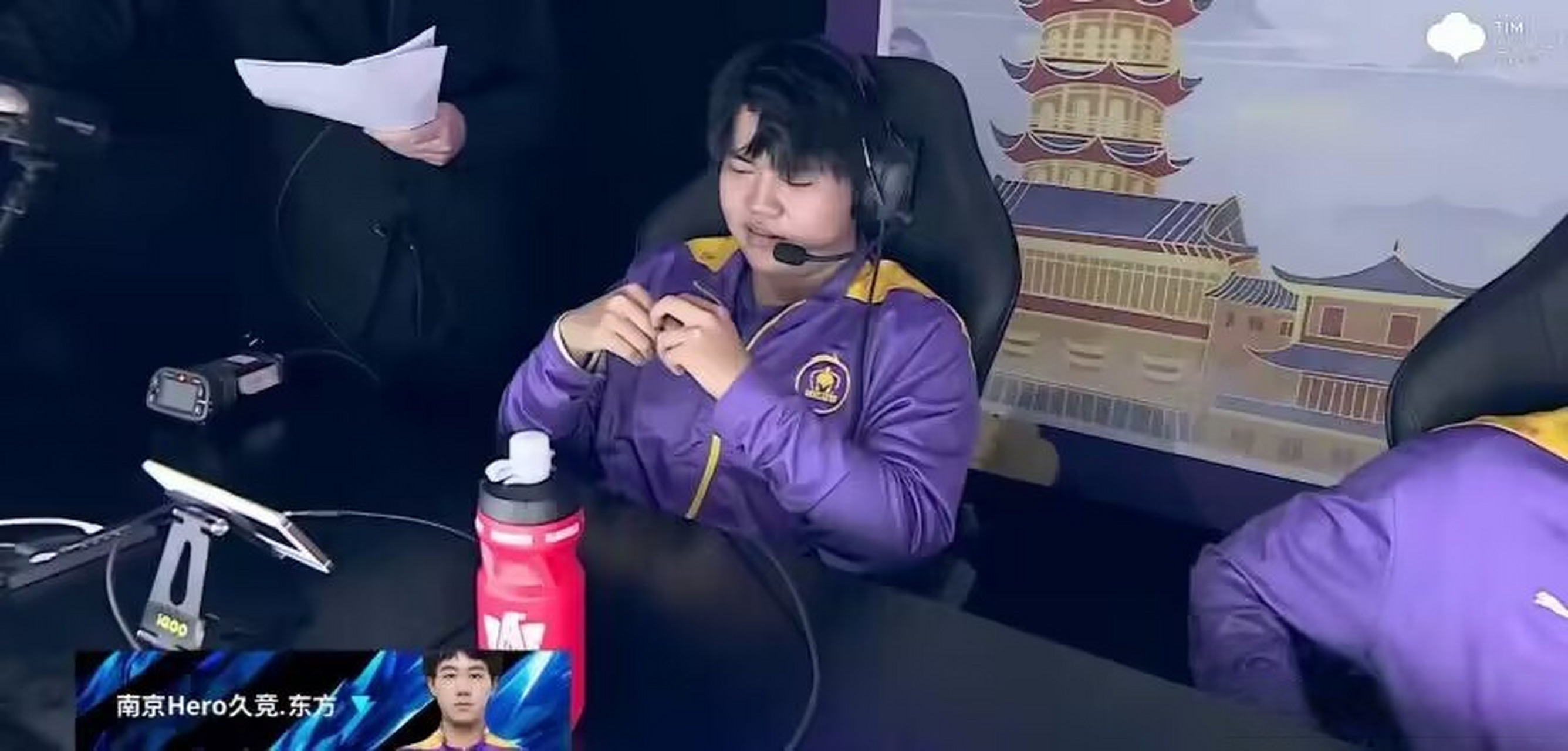 久哲这波轮换很炸裂##hero分路大乱炖#  铃铛轮换上场能否扳回一尽