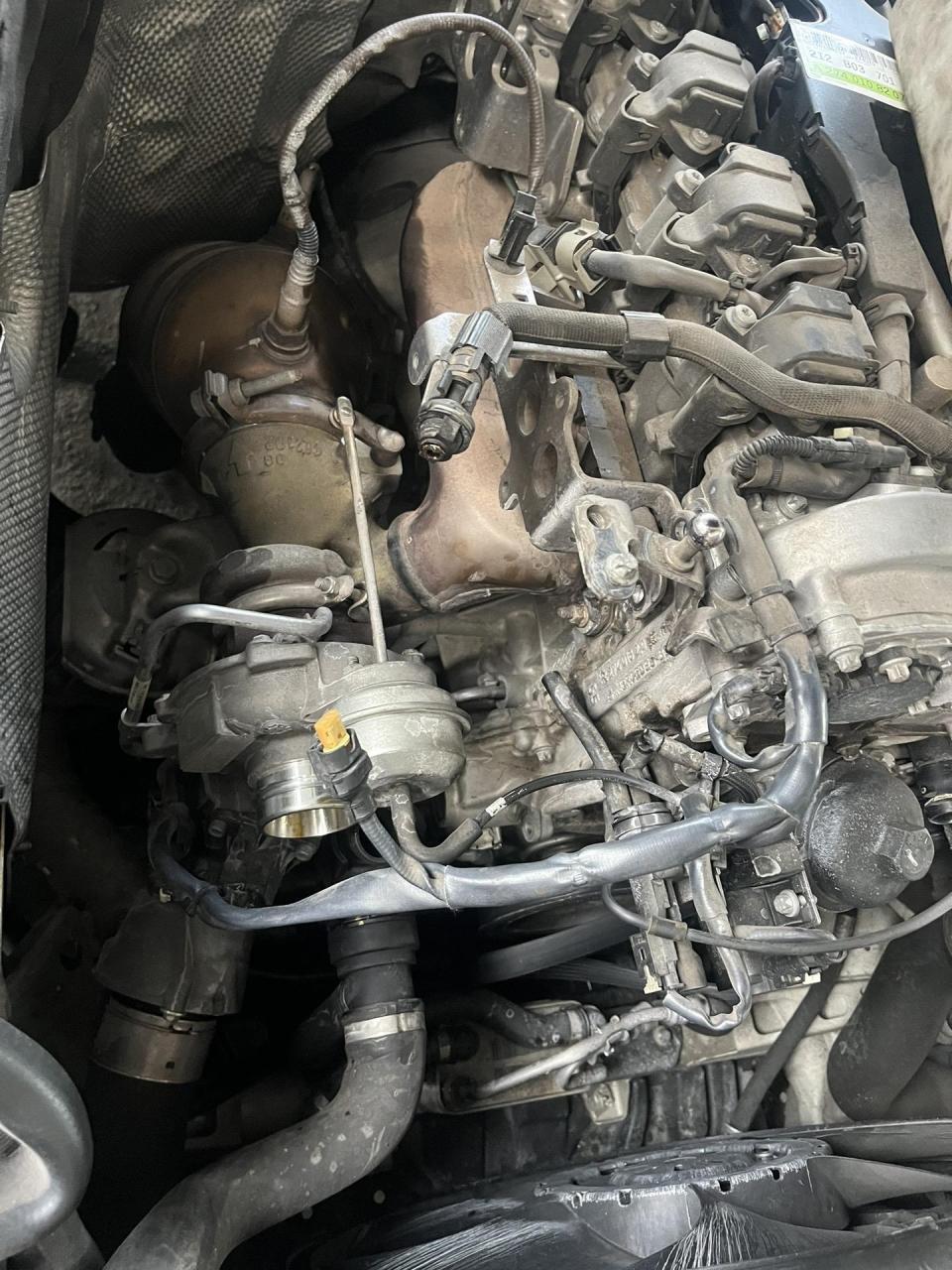 奔驰e200更换水泵完美收工 汽车保养与维修