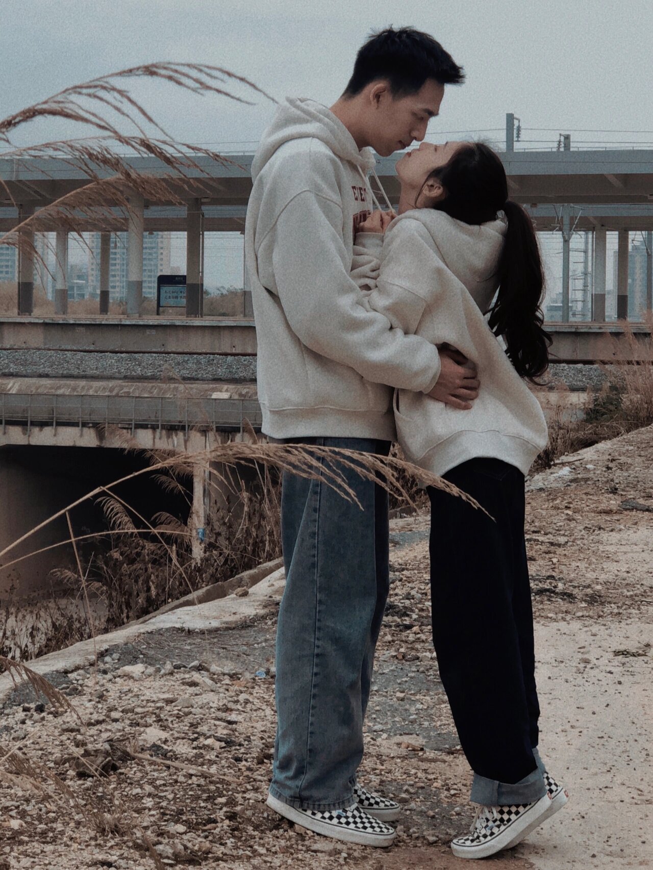 155&180身高差情侣拍照姿势