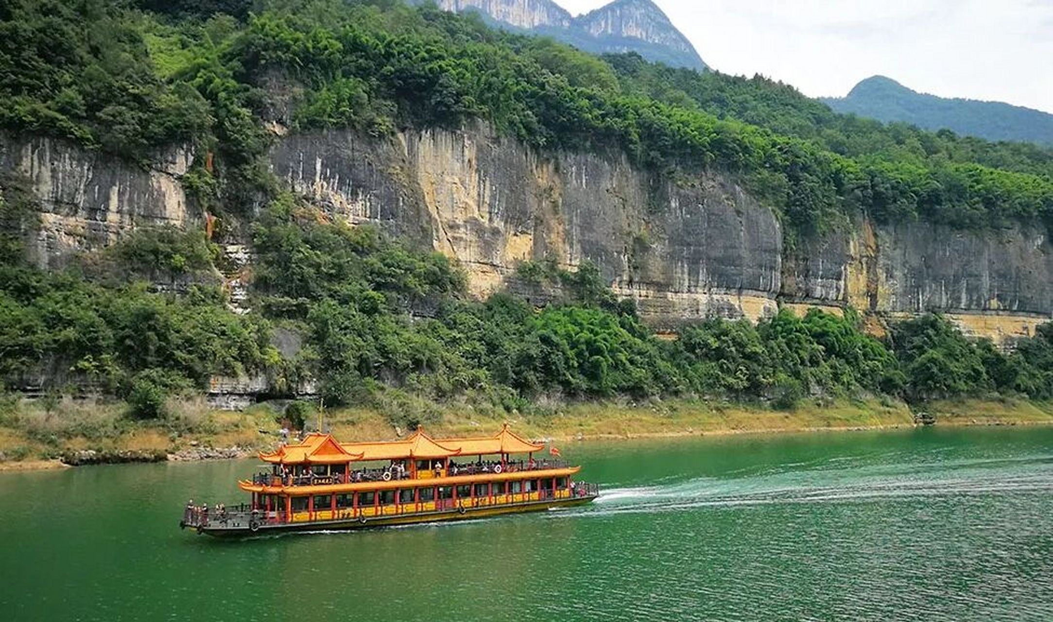 一:大清江风景区,位于湖北省恩施市三岔乡浑水河北岸旅游码头,自恩施