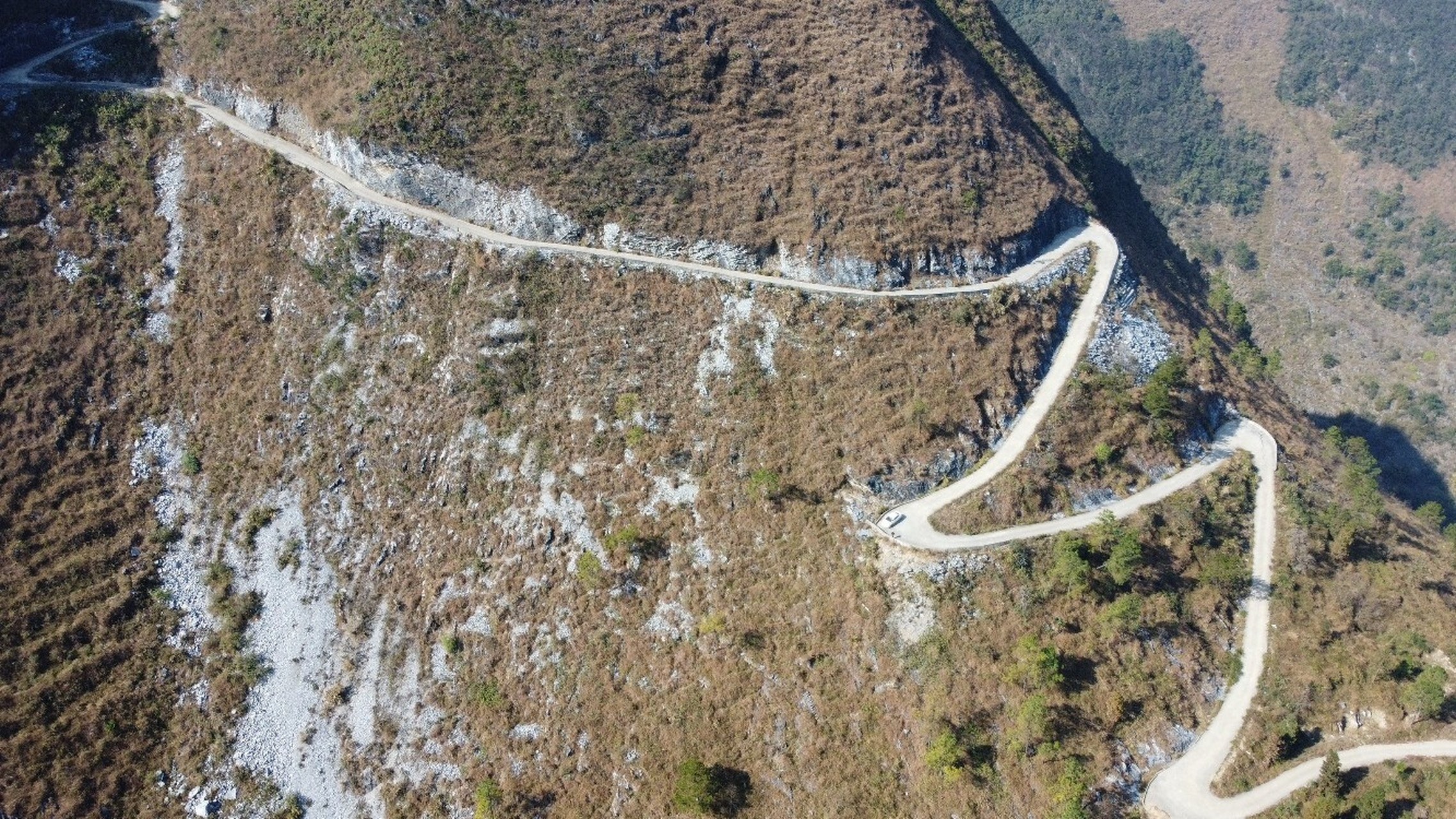 清远靘雾山挂壁公路,我家转个弯就到 通天路 #中国最美旅行地