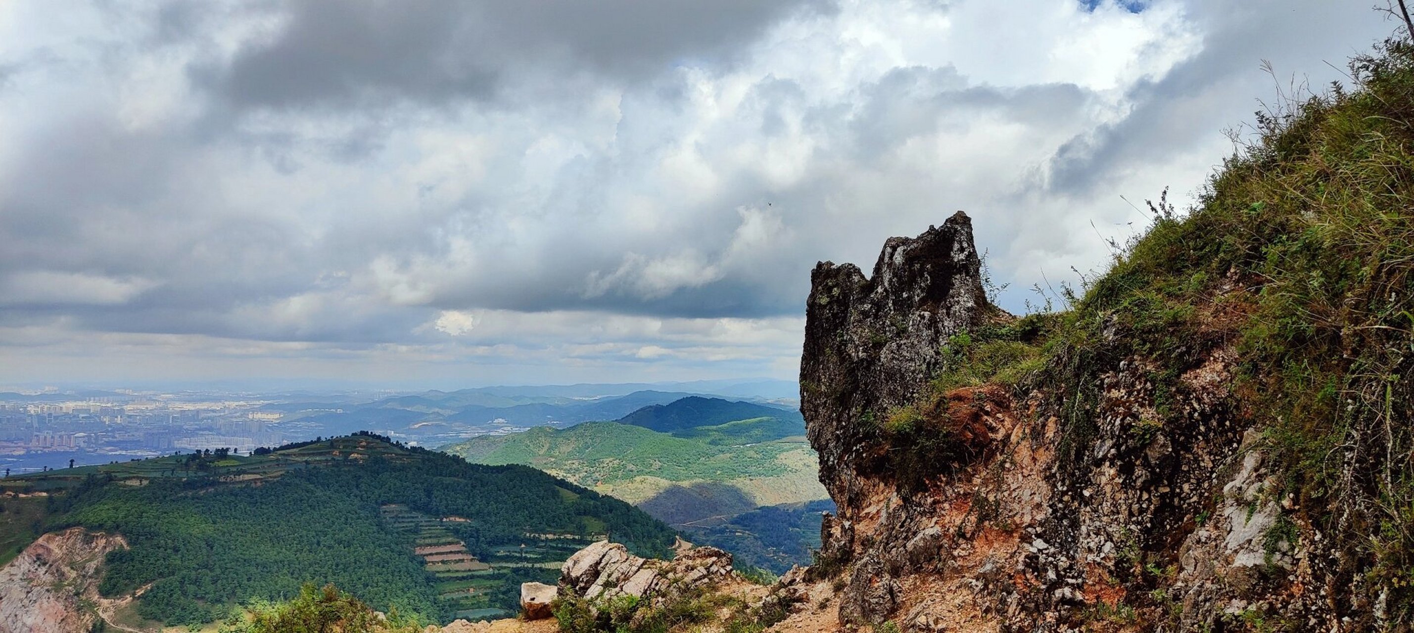 7515昆明十峰 · 呈贡梁王山 67· 67        总会有阵喜欢你