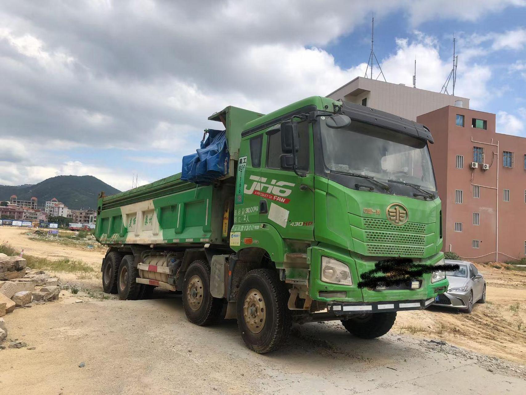 出售个人一手渣土方车,环保自卸车解放jh6,前四后八,车身尺寸:10495*2