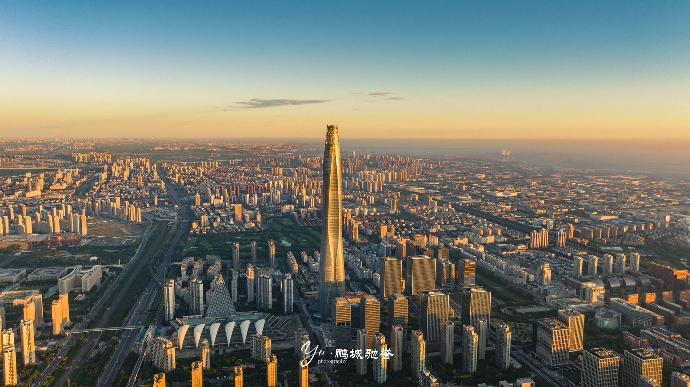 98救命呀,天津竟然有金箍棒 天津竟然有一根金箍棒,矗立在滨海新区