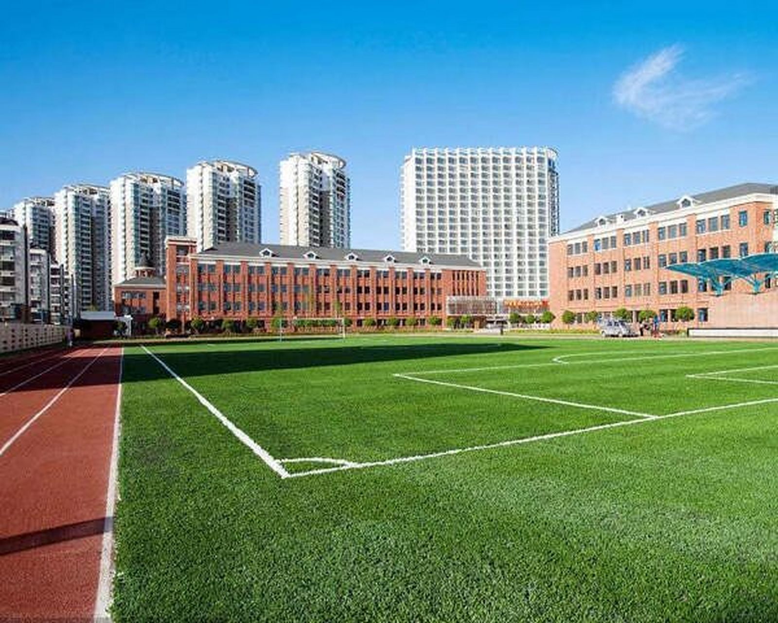 金堂中学 (国重)省一级师范学校,2022年中考收分556,有分数不够想去