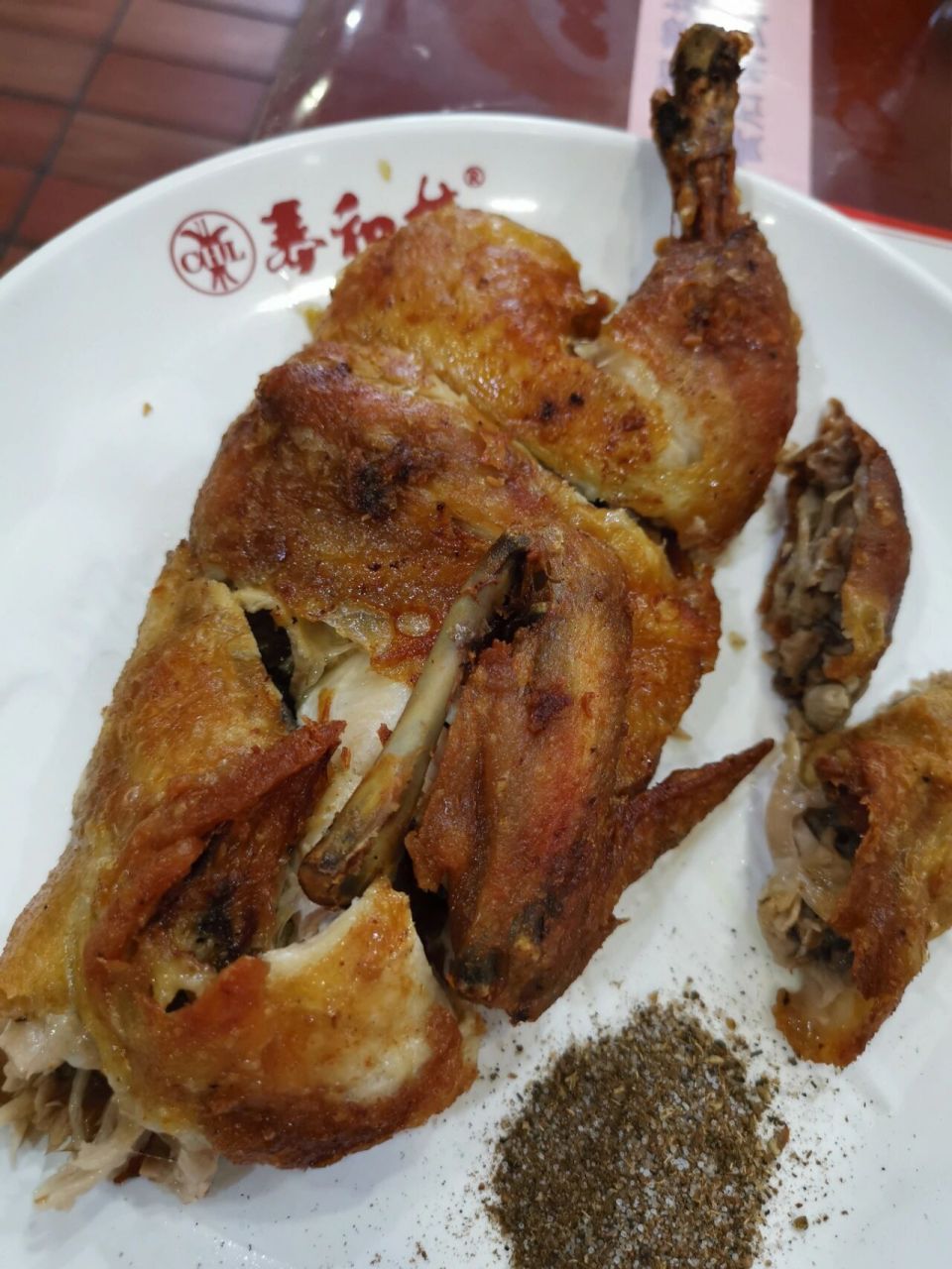 老青岛人都知道的地方,传统东鲁菜春和楼.