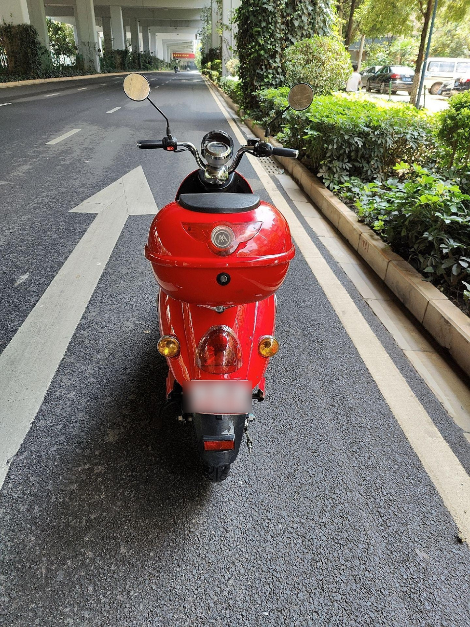 成色如图,爱玛新款迪欧二代加长版,中国红,全部原装,无声电机,60伏20