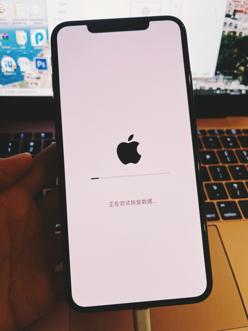 为什么苹果手机开不了机(苹果手机一觉醒来开不了机)