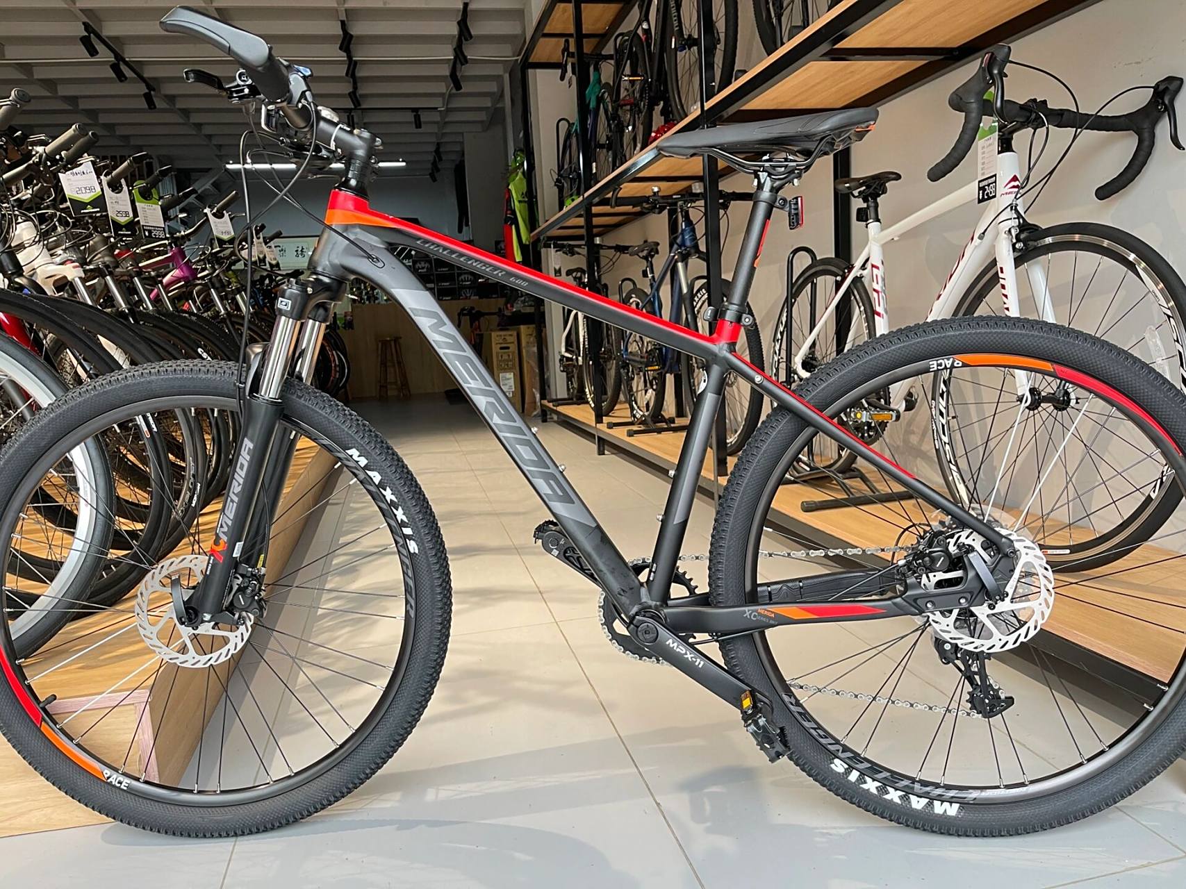 美利达挑战者600 美利达挑战者600 sram 11段变速系统,变速稳定,精准