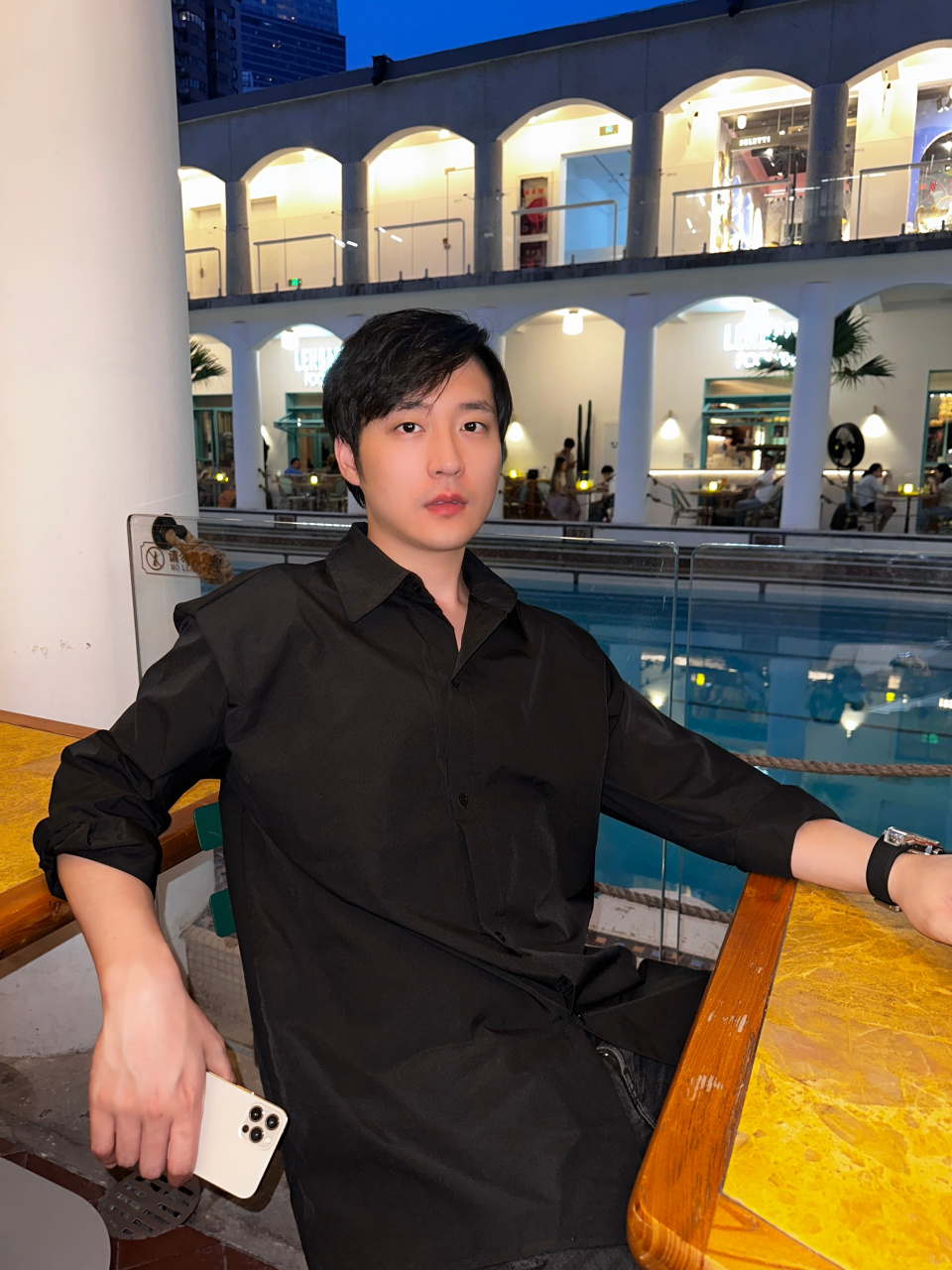 游泳池边的西班牙餐厅#美食分享##不可辜负的美食##钢琴诗人叶子宸