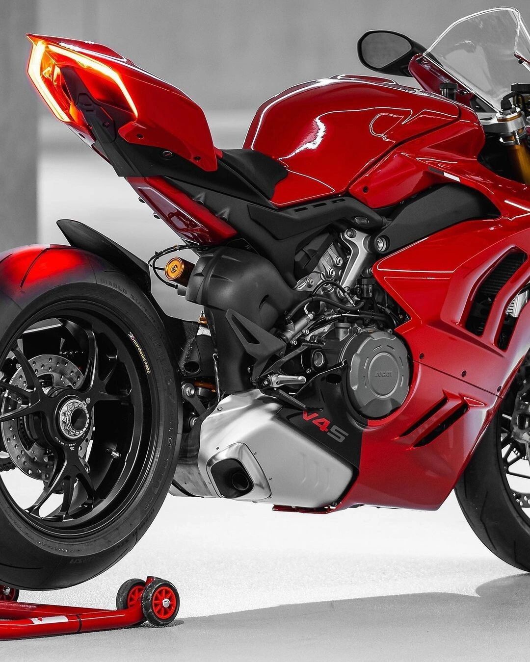 ducati panigale v4s #杜卡迪# #杜卡迪v4# #杜卡迪v4s# #机车# 书