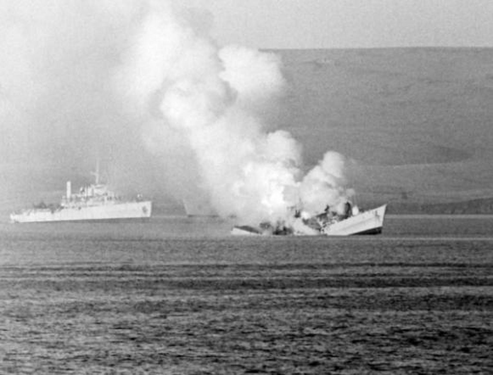 在1982年4月2日,马岛战争爆发了.
