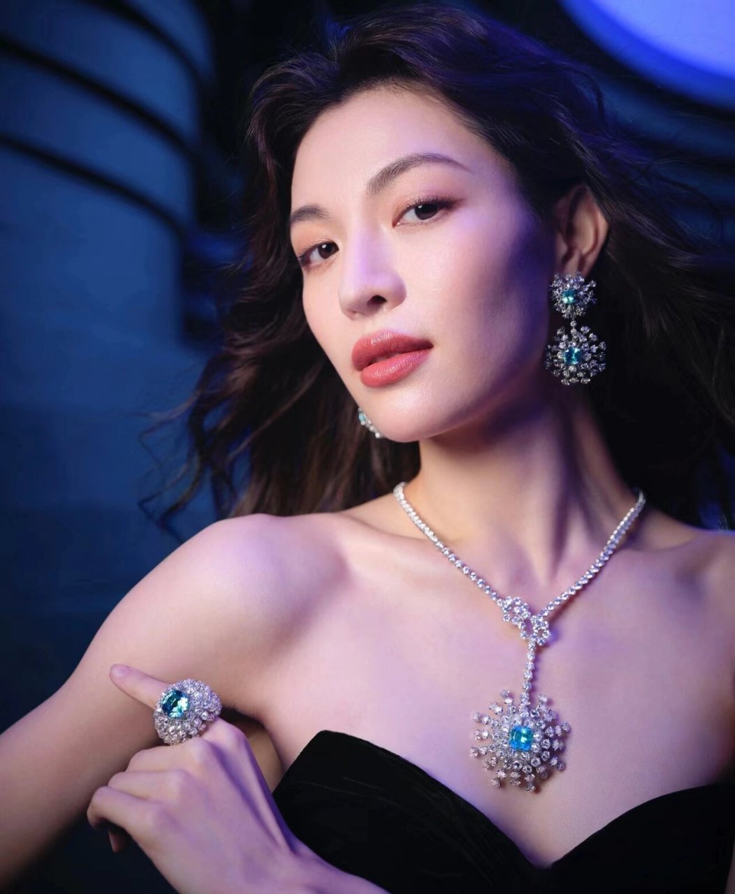 98近日2023蒂芙尼 tiffany bluebook高级珠宝展96在上海举行