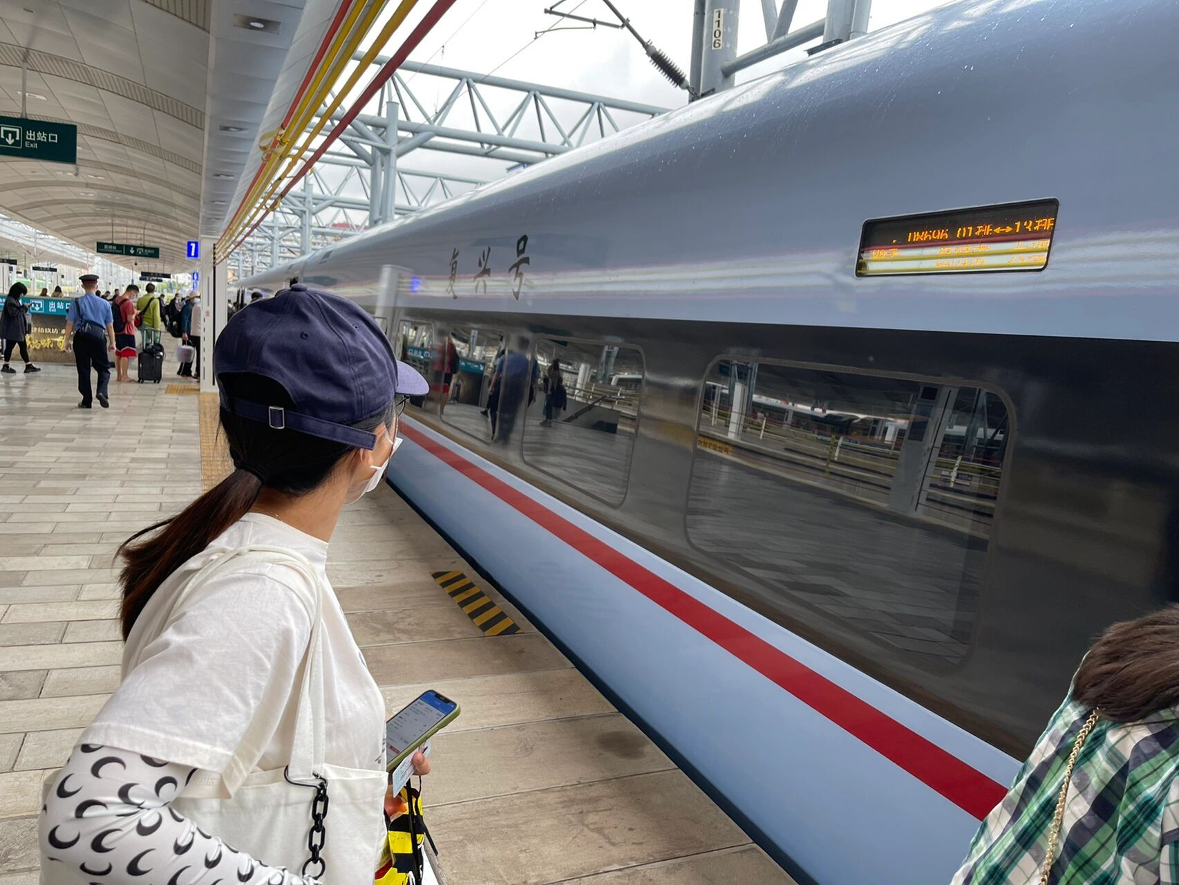 从昆明到大理坐高铁很方便,昆明站(北京路)和昆明南站(呈贡)都有相应