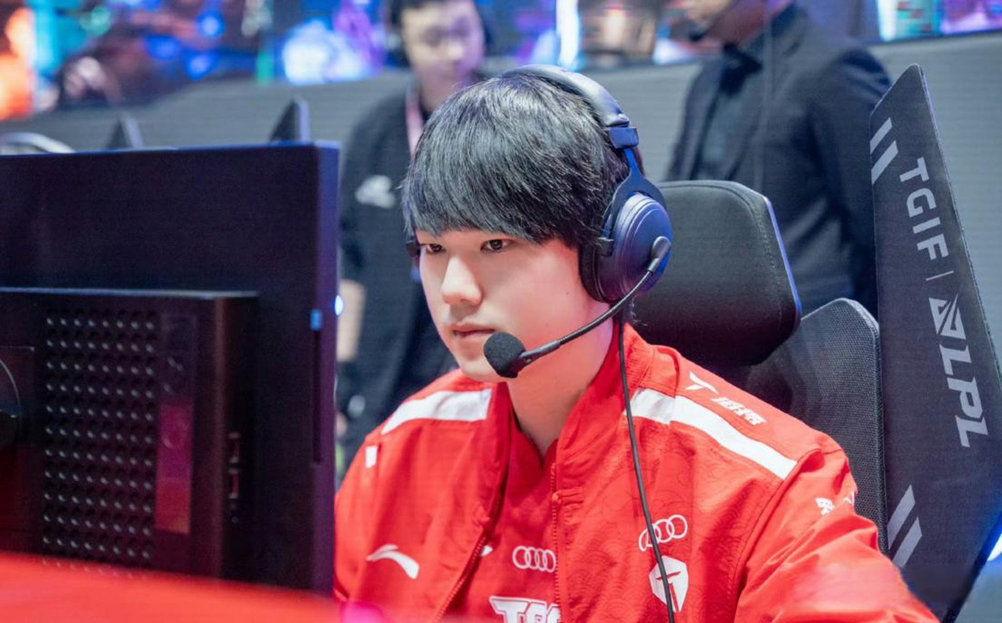 lol:tes不敌lng战队进冒泡赛败者组,阿水一拖四失败,仁川内战  lng