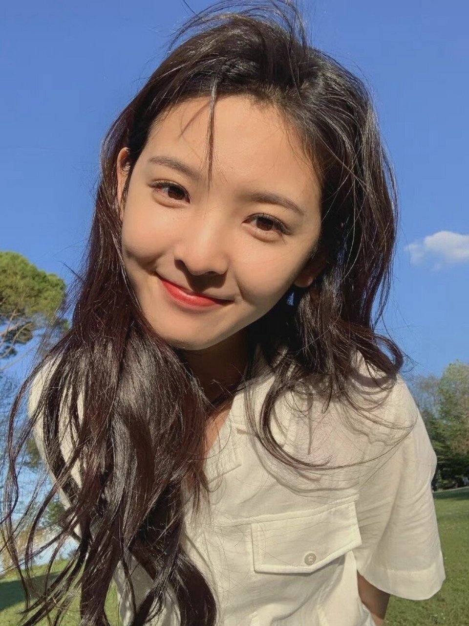 每天认识一位美女|章若楠篇 『94投稿章若楠』 章若楠,1996年11月14