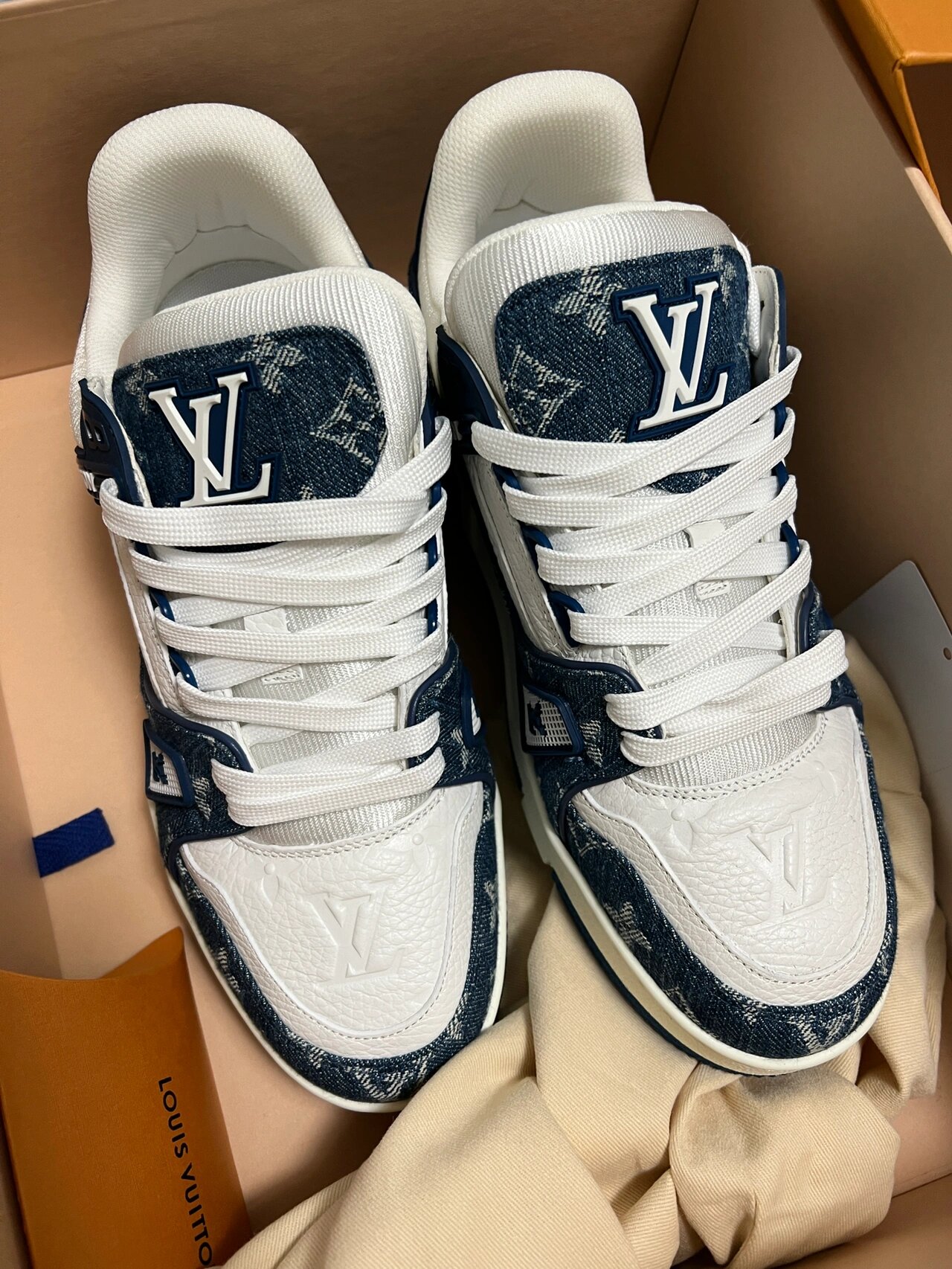 lv trainer 牛仔蓝男鞋开箱 送老公的礼物