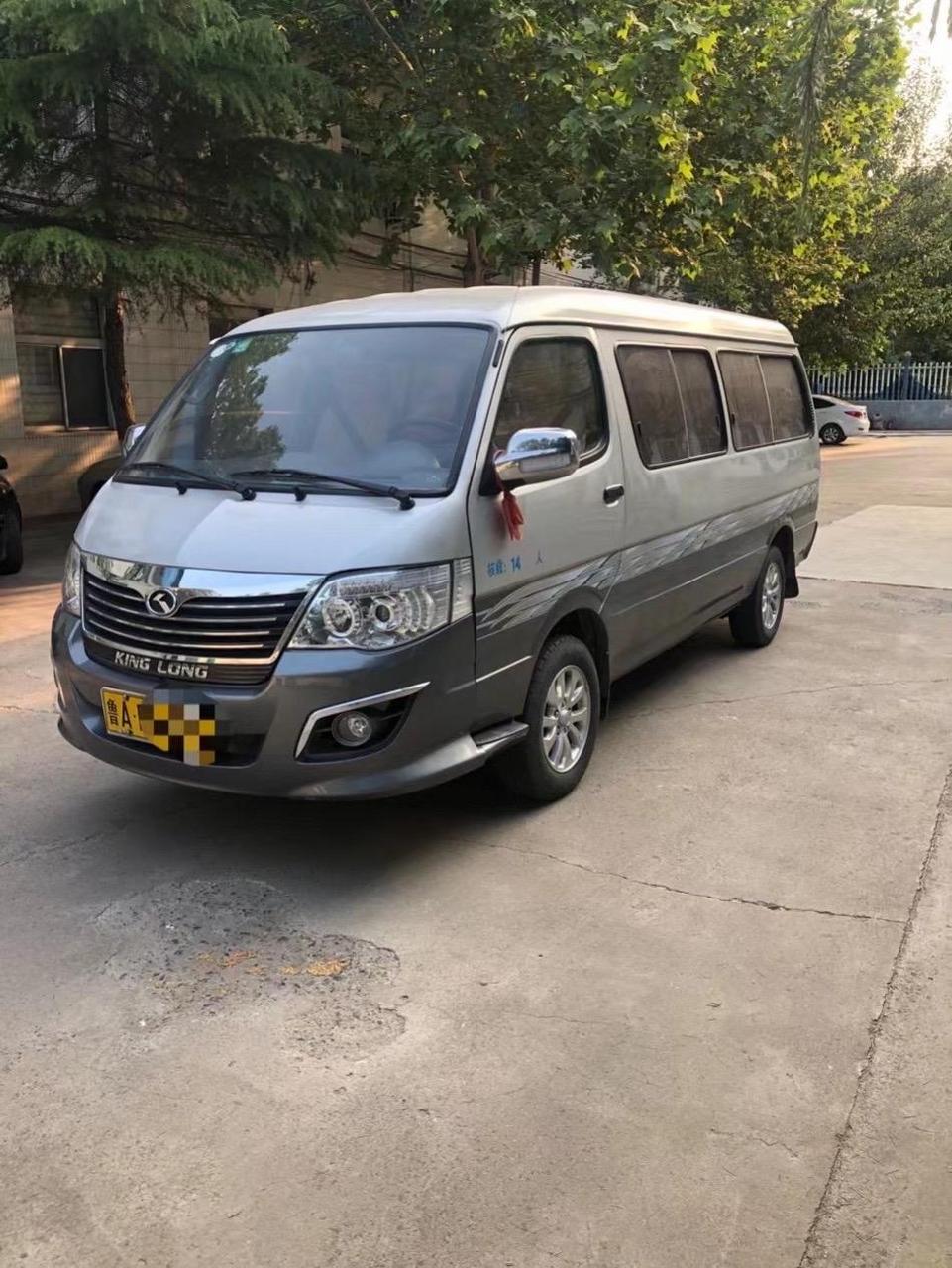 刚到15年8月登记金龙14座大面包!国4排放!非营运!玉柴机器!