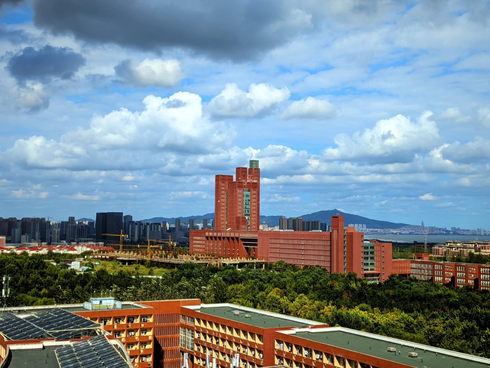中国农业大学烟台研究院闲拍 雨过天晴后的烟台研究院