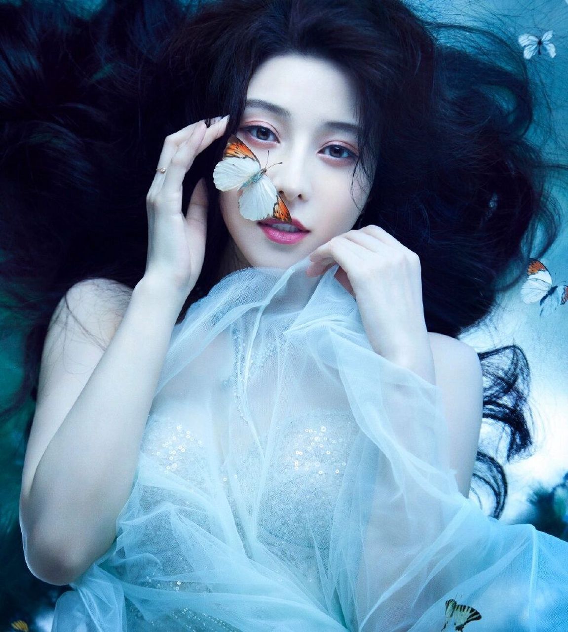 再次被范冰冰的美震惊了 仙气脱俗 是仙女本人了,每一帧都是画卷的