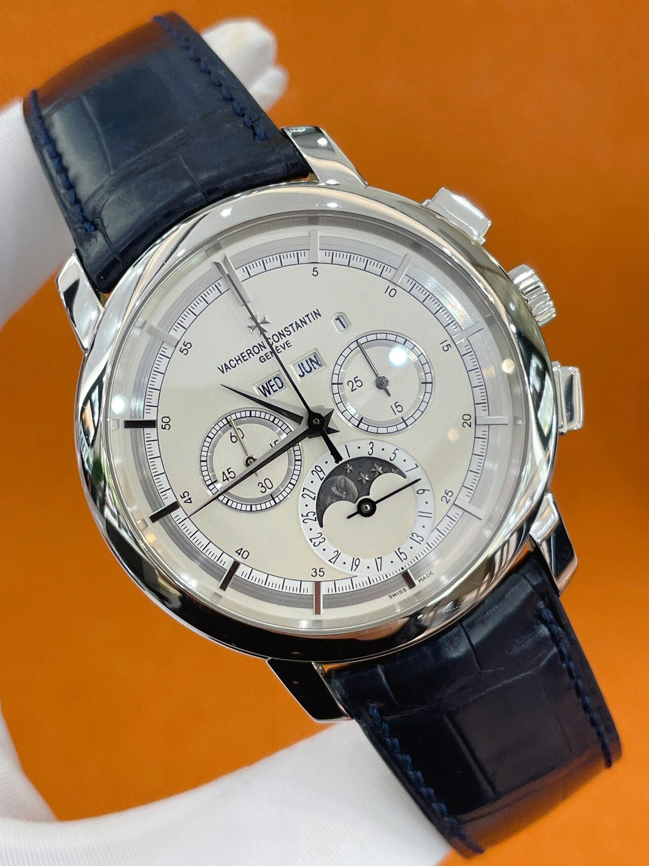 就问你江诗丹顿香不香 江诗丹顿传袭系列 型号:47292/000p 功能:手动