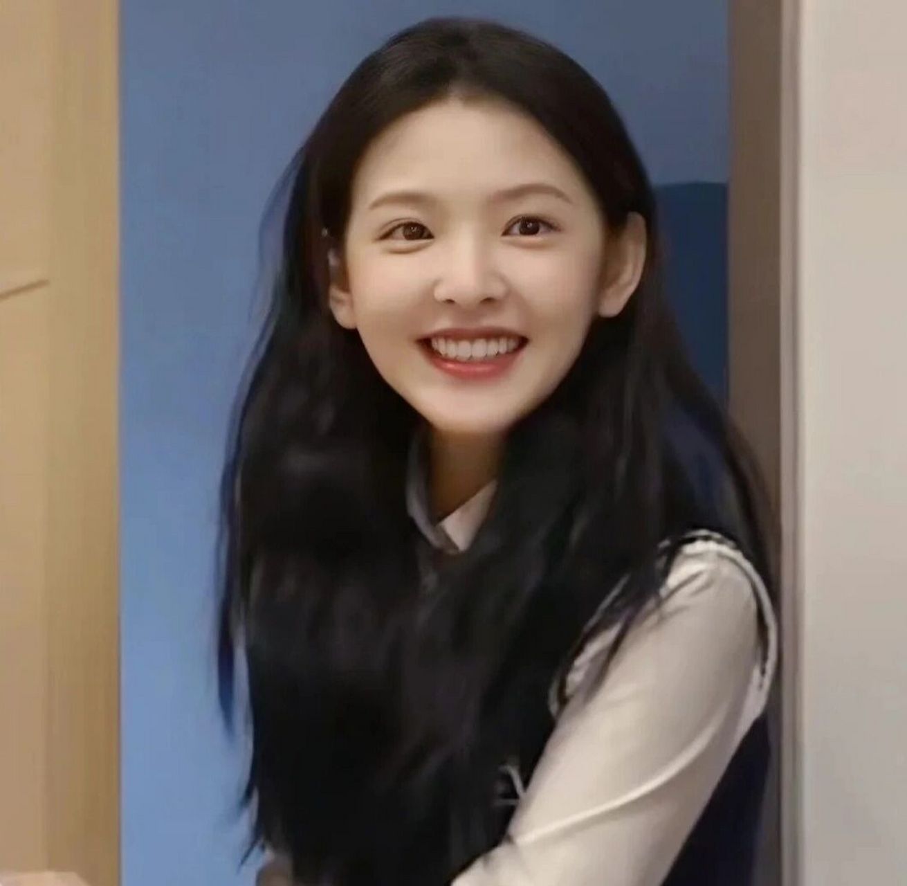 97浅浅认识一下美女之章若楠 每一张都可以拿出来作为头像,好甜,好