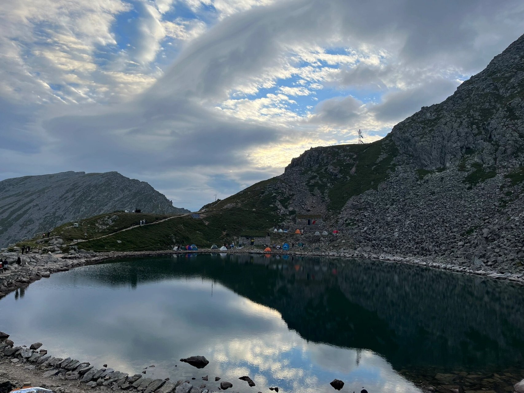 太白山穿越到大爷海 行到水穷处,坐看云起时.