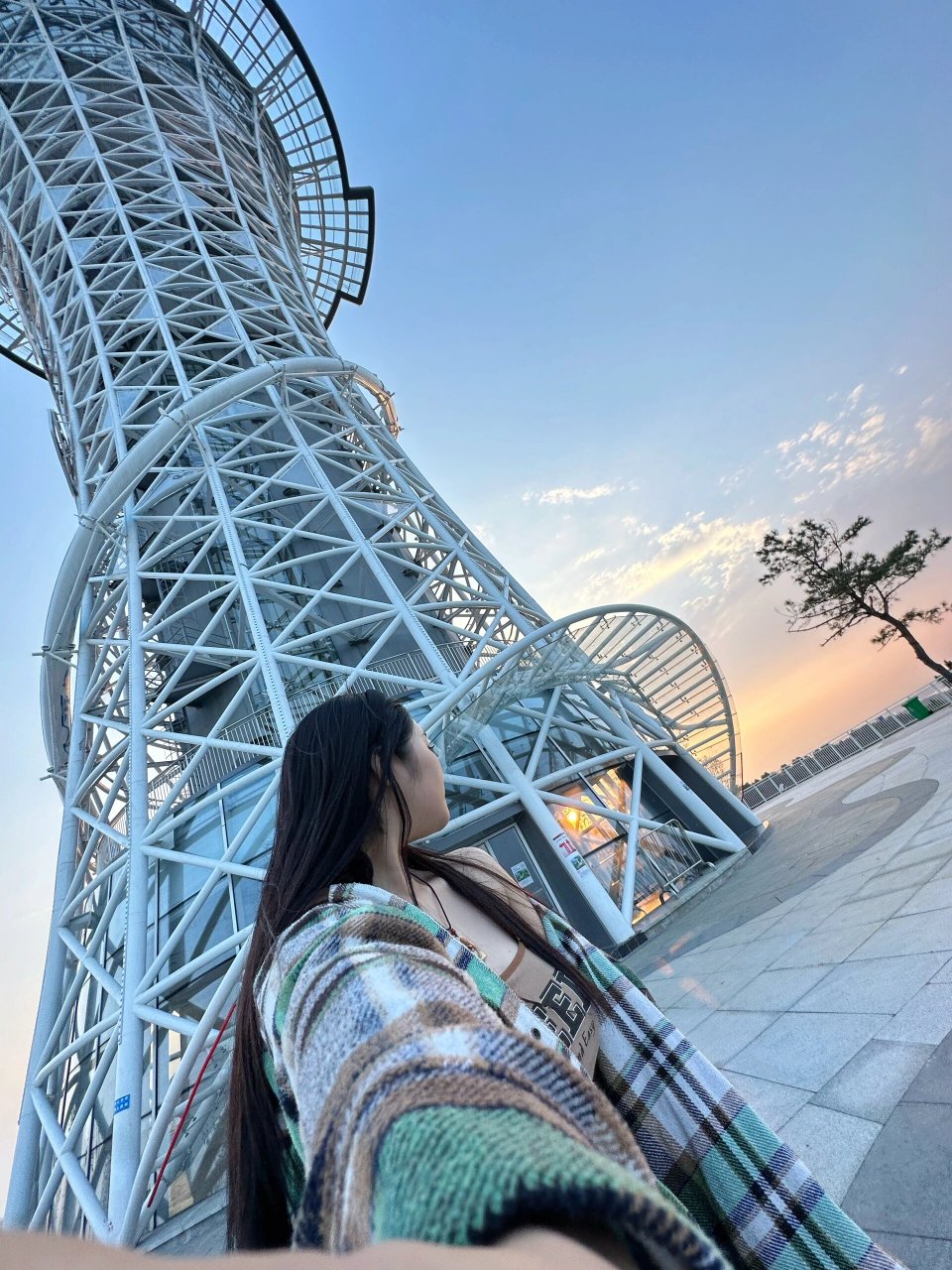 丹江口小众旅游新路线73 坐落于沧浪海背后的观光塔成了一条美丽的
