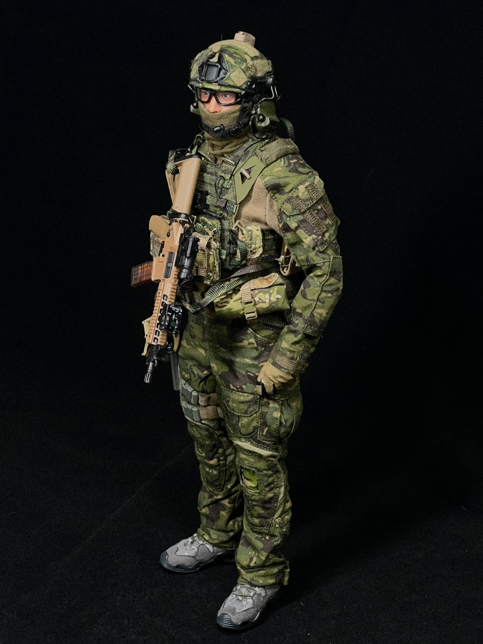 1/6兵人|diy 9396香港飞虎队sdu 与好友pzz合作的一款兵人模型 自