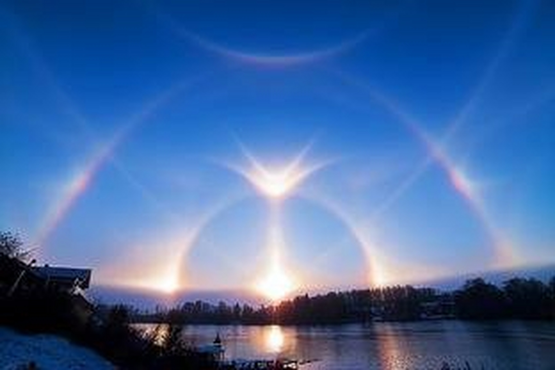 《宜宾惊现两个太阳,运城曾出现四个太阳,并非幻日,是能拍出来的》