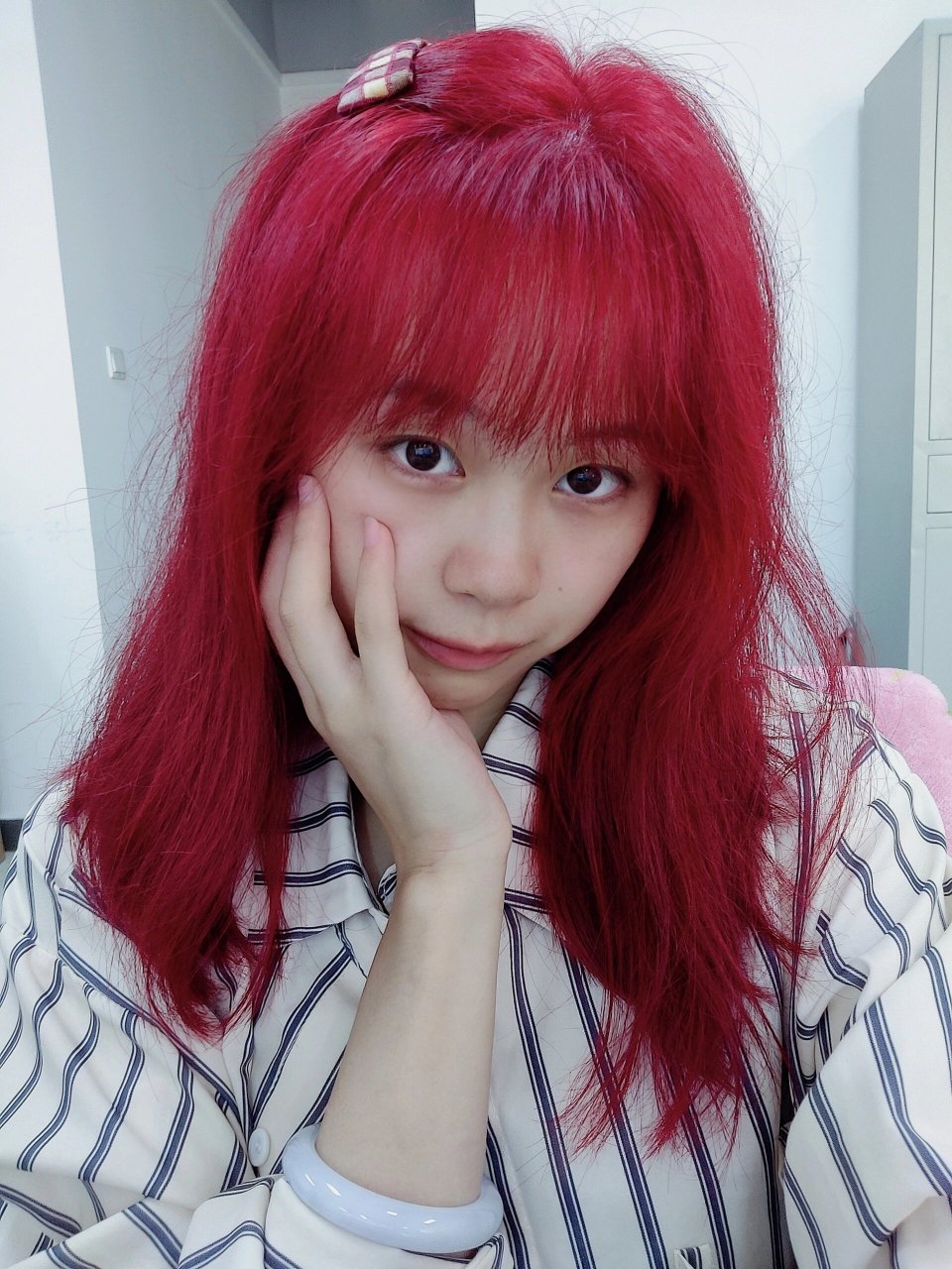 染了个火龙果发色!呜呜呜!