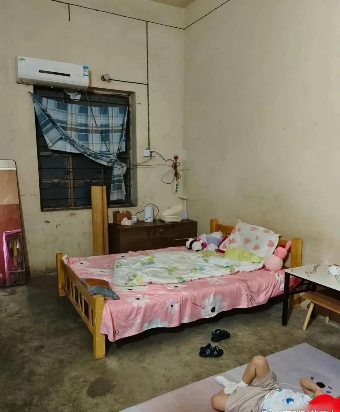 平房房间90年代出租屋隔断九十年代初的房子房间两千年左右老百姓股的