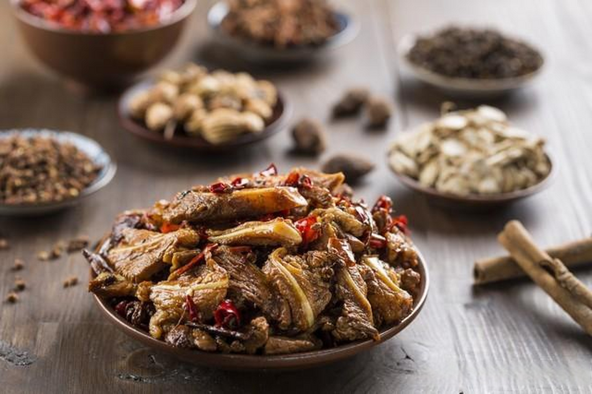 礞石滚痰丸治疗神经性耳鸣 痰火郁结是一种由肝火,痰郁所致的中医疾病