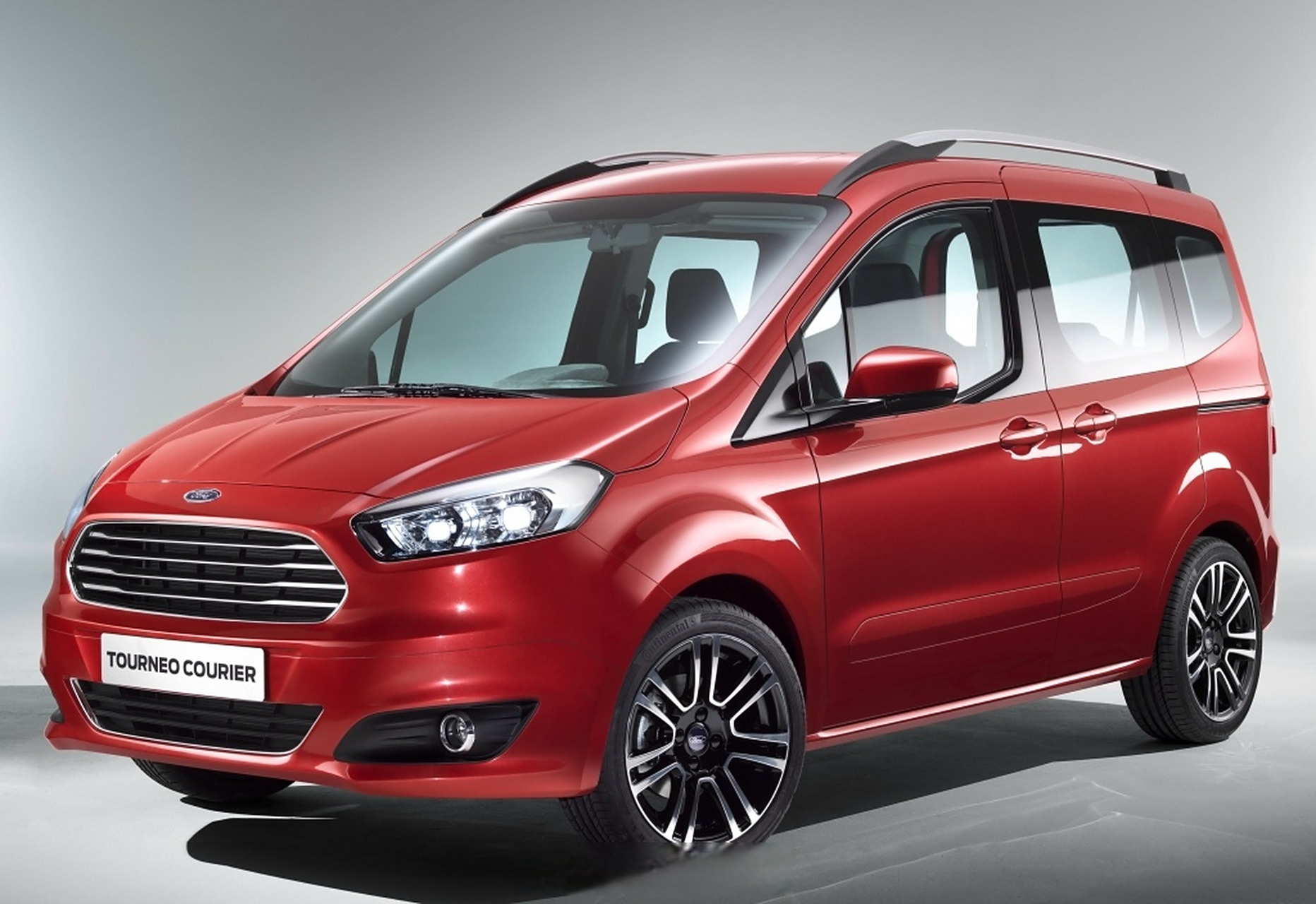 2013年福特tourneo / transit courier概念版,造型跟不久后发布的量产