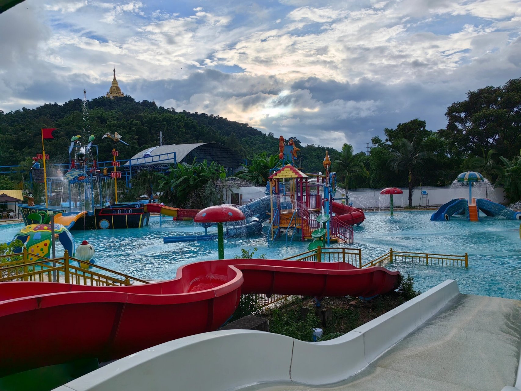 金湖水上乐园 遛娃好去处,吃的也不贵