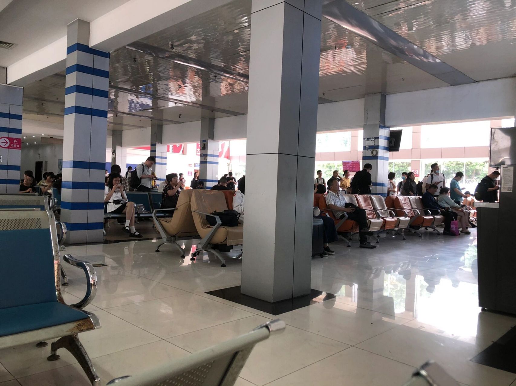 本佛山人反对大家抵毁佛山机场 出门到出发只需一个半小时,哪里找这么