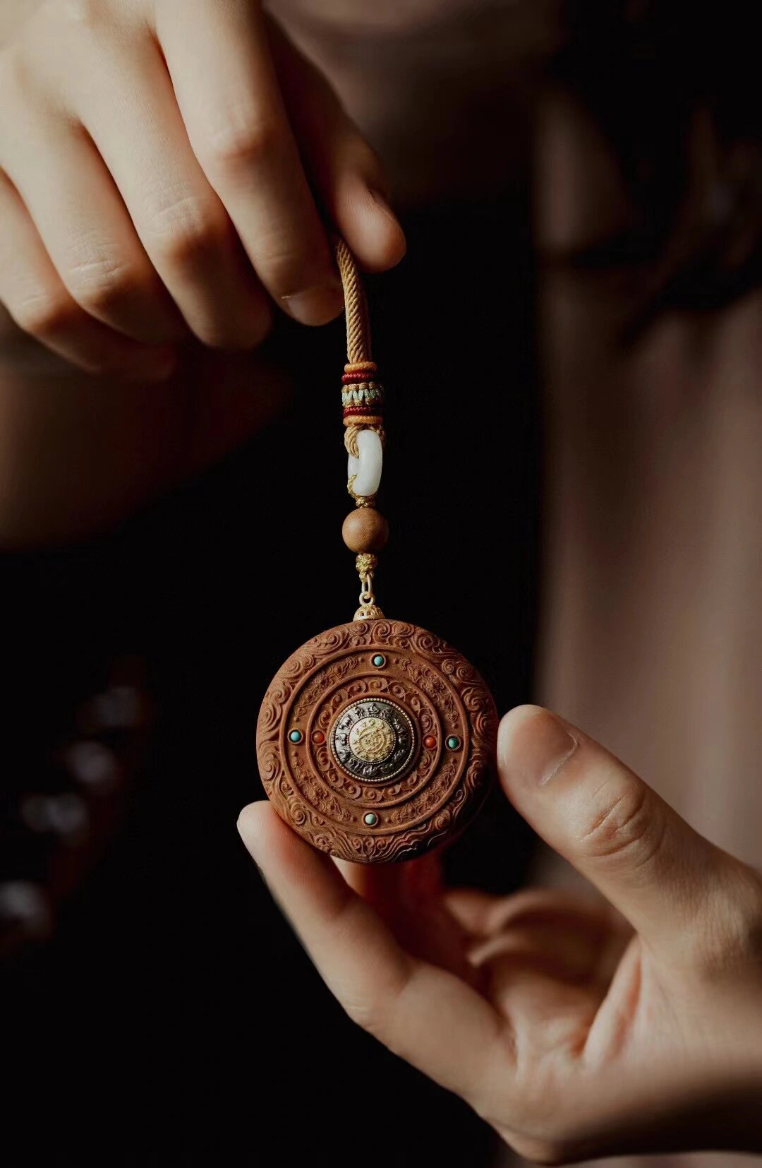 快来找找你的 老山檀香 | 八大守护神 · 运转乾坤 图一就是不同生肖