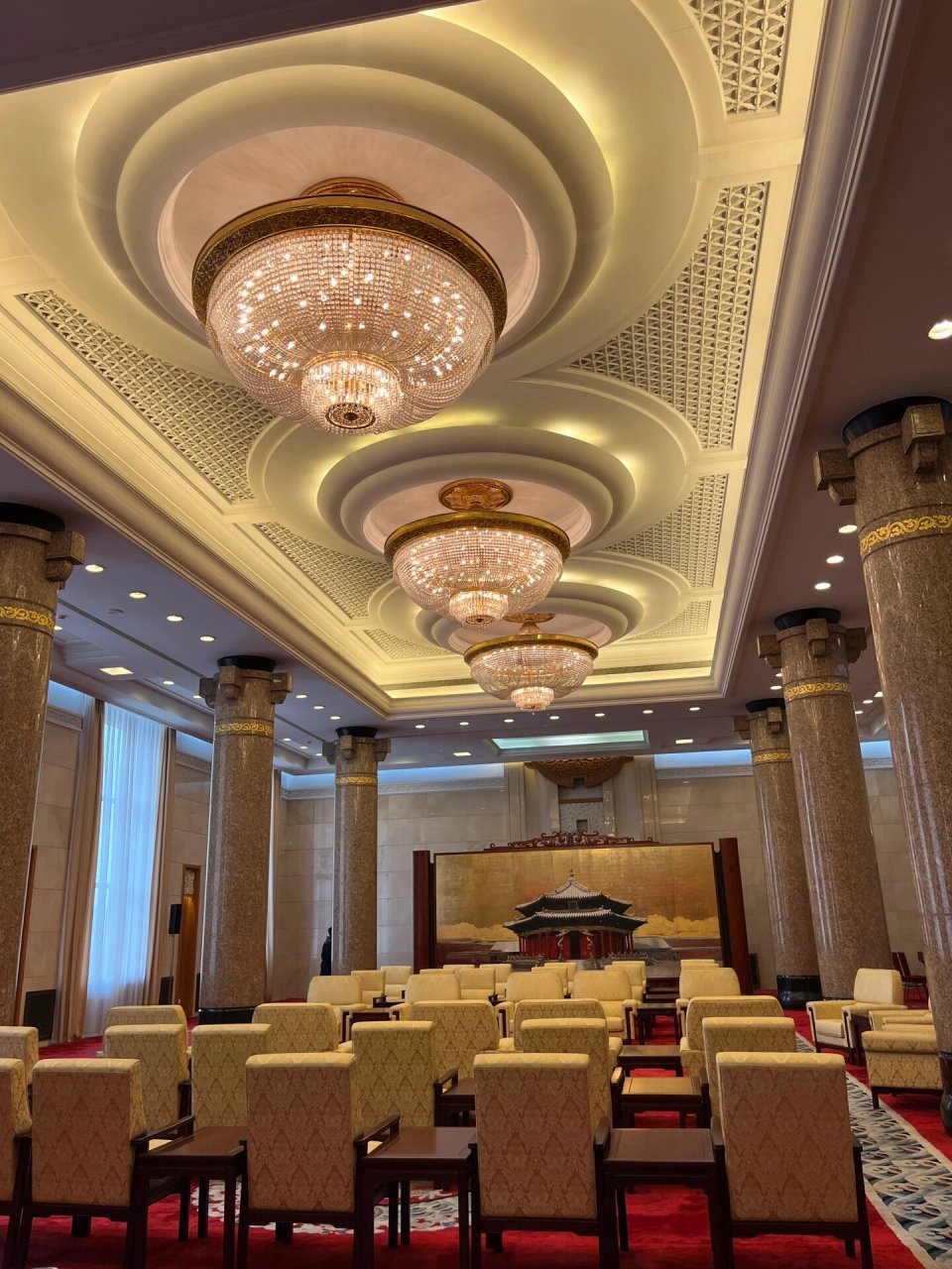 人民大会堂开放啦,门票约起来～ 预约方式:微信小程序"人民大会堂参观