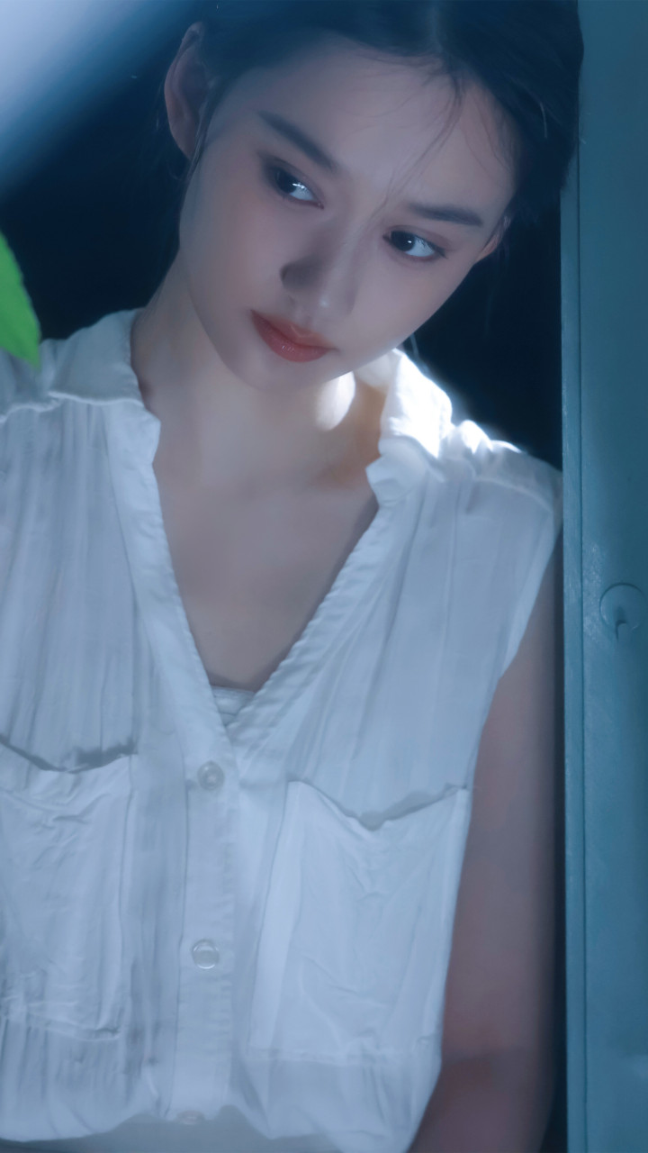 演员夏梦,夏日氛围写真壁纸:纯色唯美,暗香叠影