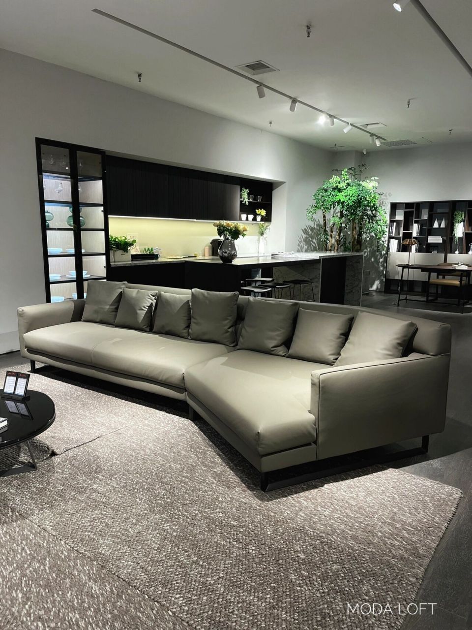 moda loft意式极简异型转角沙发 出品:moda loft 店面样品尺寸:3520*