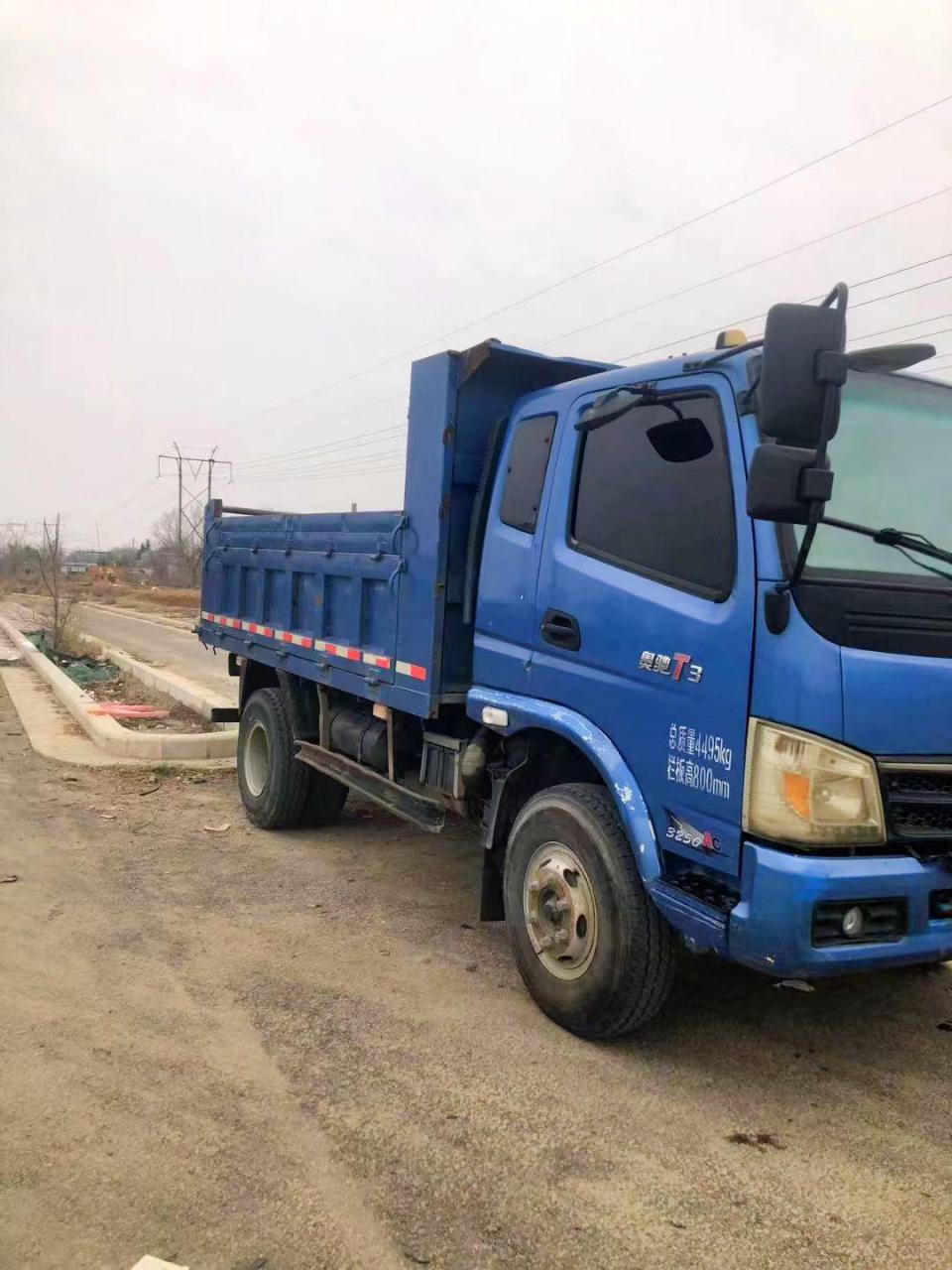 蓝牌国五奥驰t3自卸车 .