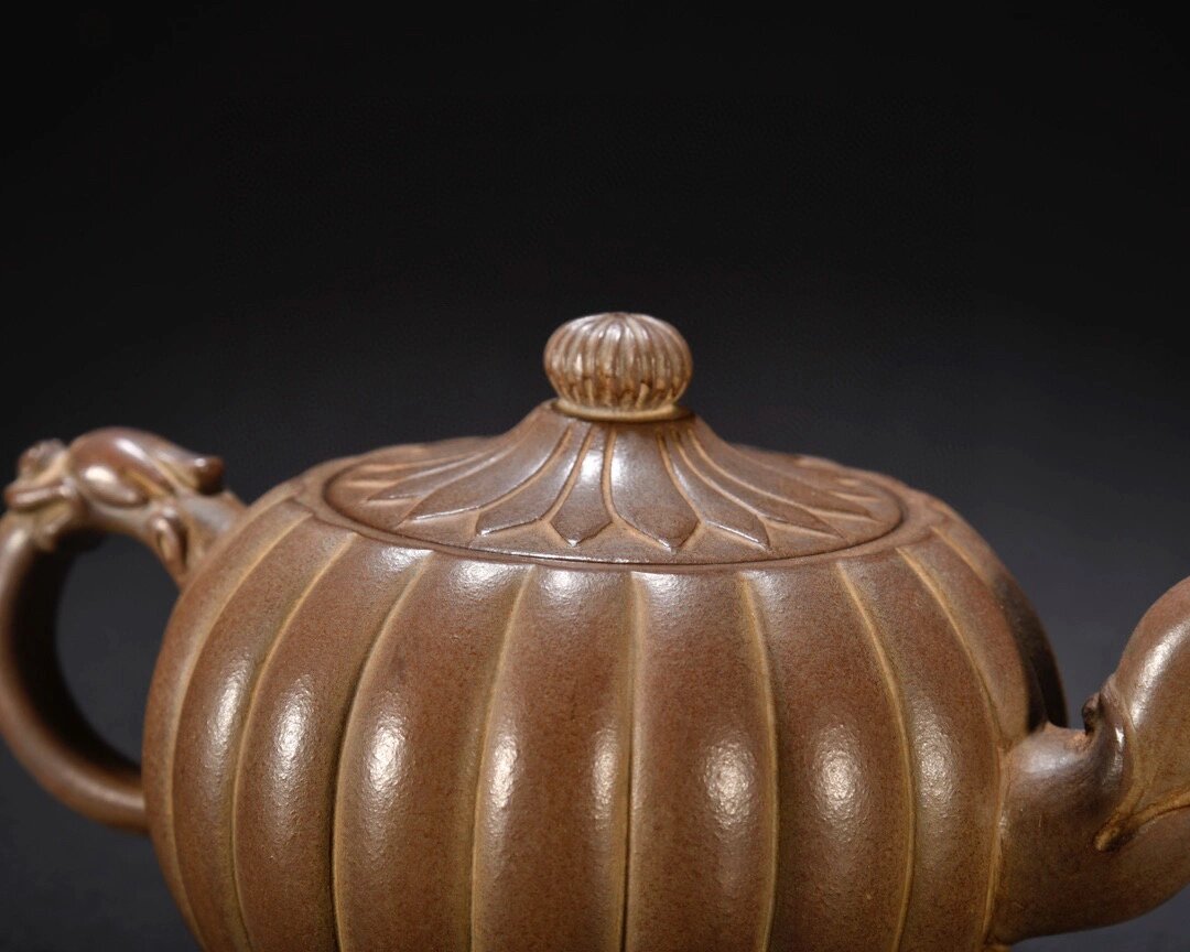 【老紫砂菱形兽嘴壶】【高建芳款】 旧藏 高建芳款老紫砂菱形兽嘴壶