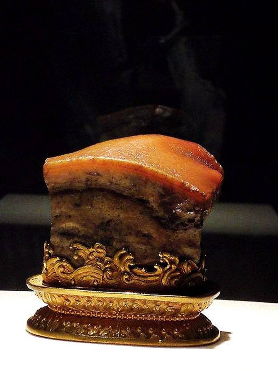 台北故宫镇馆之宝东坡肉石,竟有一块姊妹石 【清康熙东坡肉形石】中国