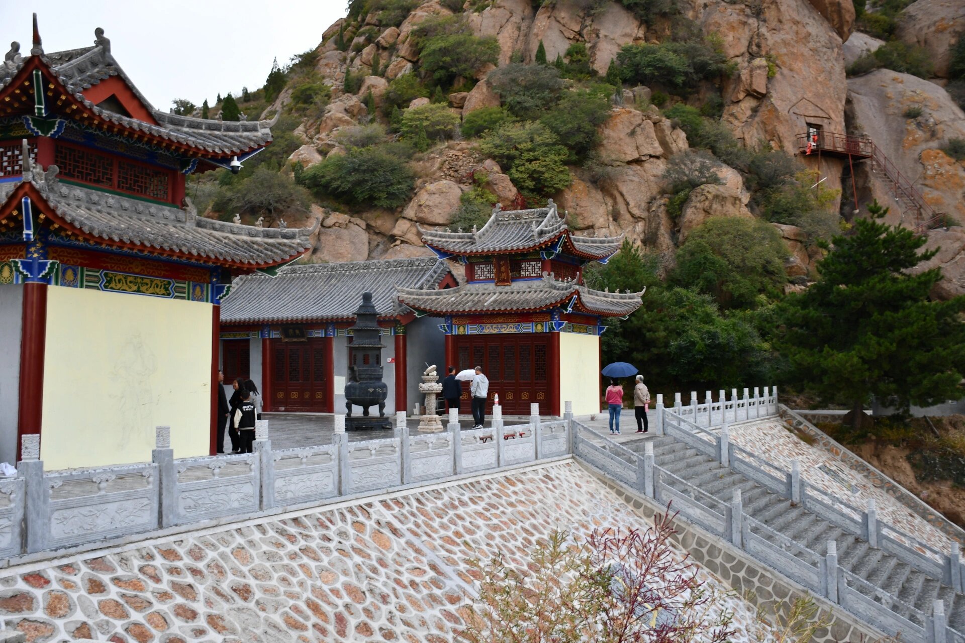 盘山显化寺 【天镇盘山显化寺】,位于山西省大同市天镇县,是一座历史