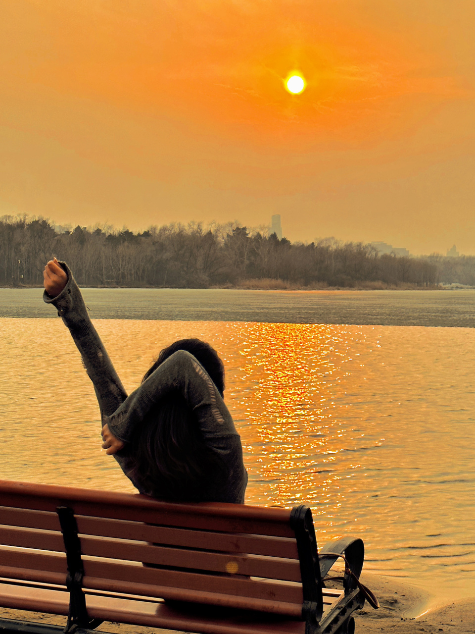 这是长春的南湖公园 地点:南湖公园金沙滩(直接定位金沙滩/东南门这个