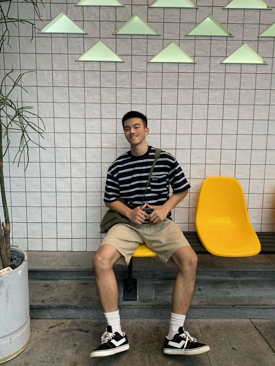 适合黑皮男生的日系条纹穿搭 简简单单的阳光少年感get