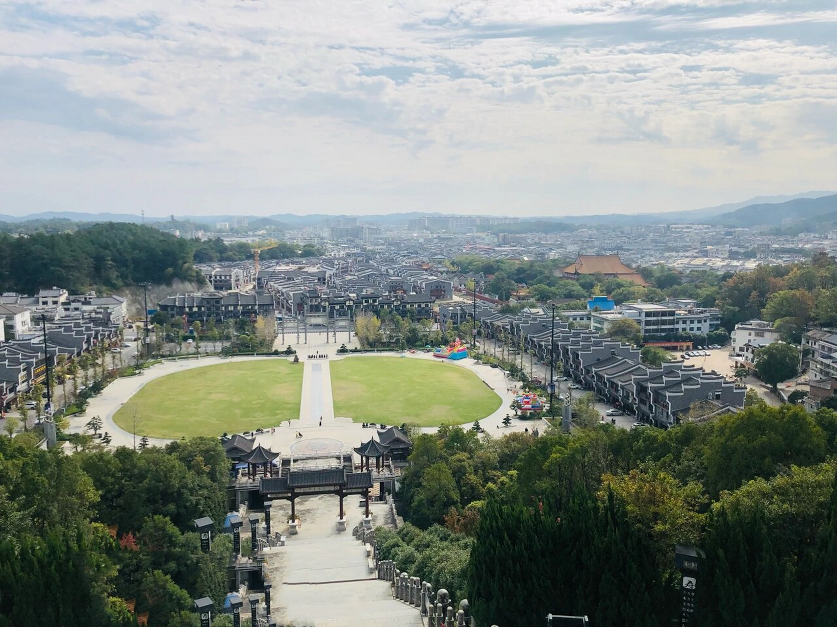 今日打卡世界第一鼎7715 【中华万寿大鼎】 带大家看不一样的南岳