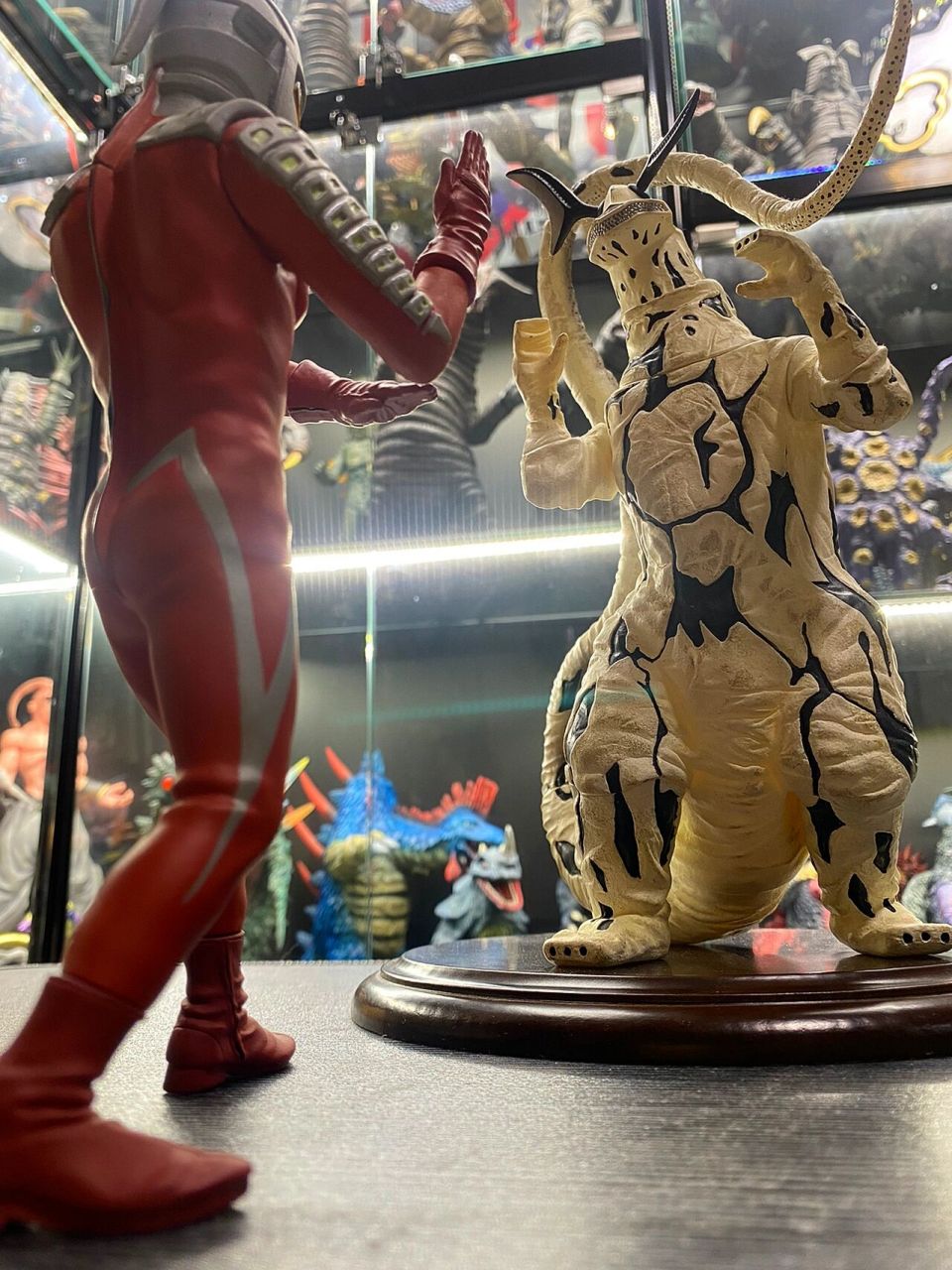 x plus 宇宙怪兽 艾雷王 登场 中文名        艾雷王 外文名