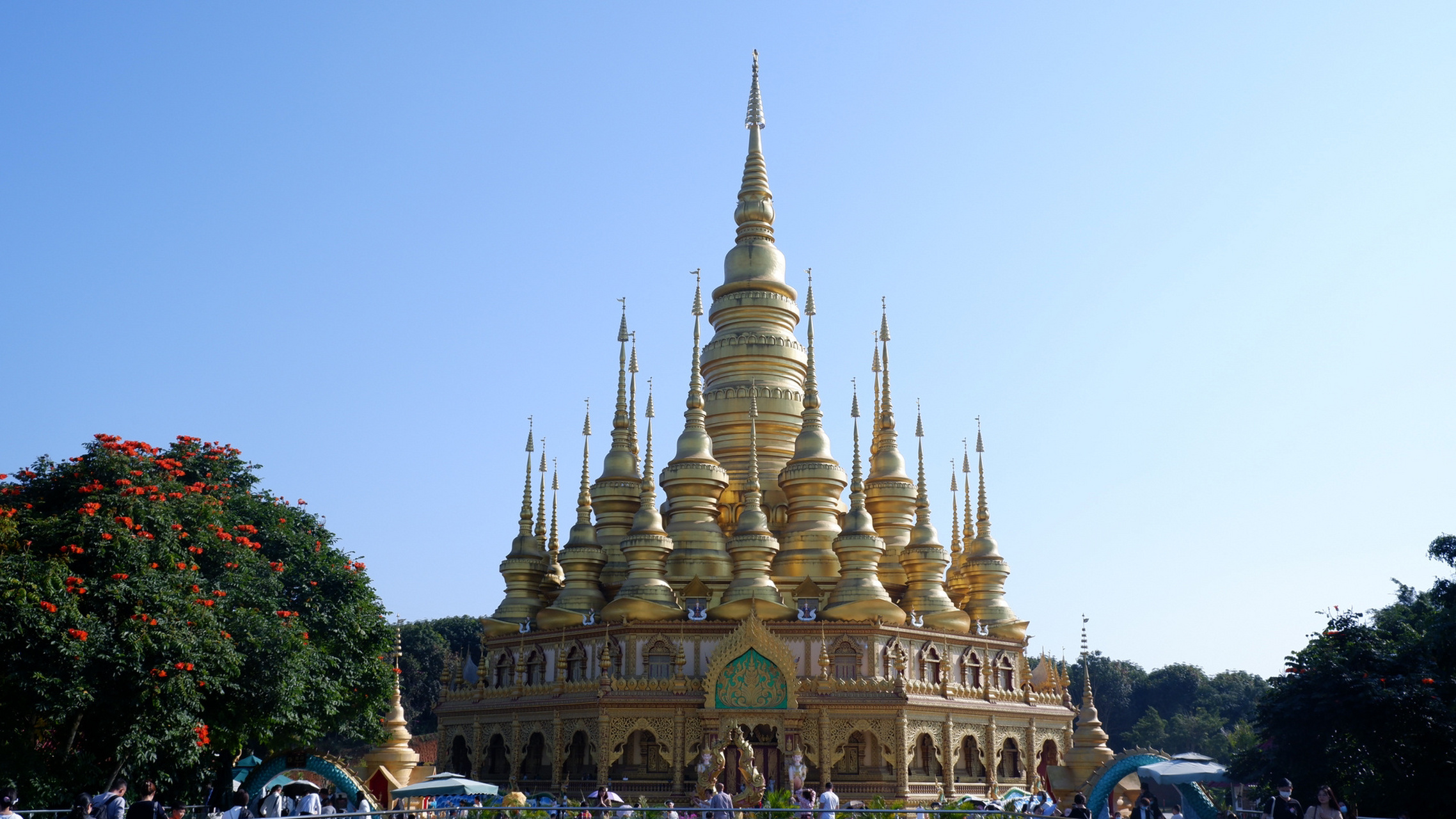 西双版纳曼听公园总佛寺般若寺大佛寺测评 由于在星光夜市玩的太high