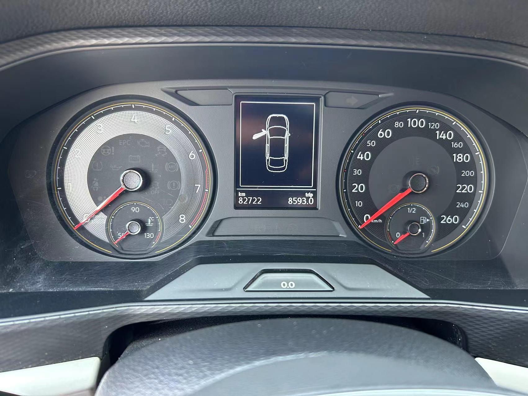 21年大众朗逸plus1.5自动风尚,行驶8